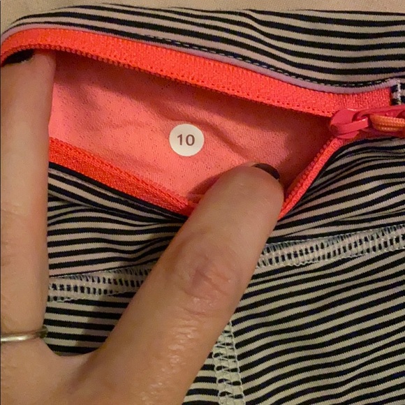 Lululemon Fast and Free Crop Size 10 - Picture 6 of 7